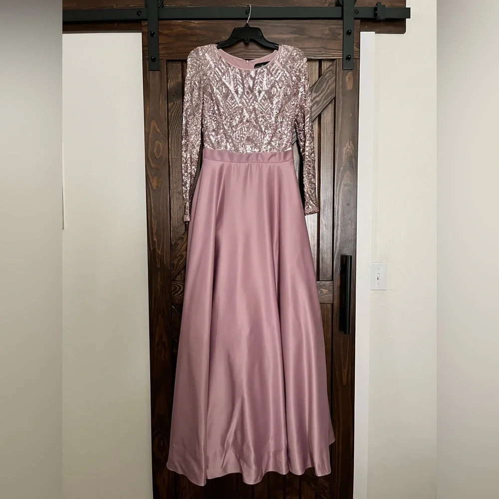 Formal Dress - New with tags - Picture 1 of 5